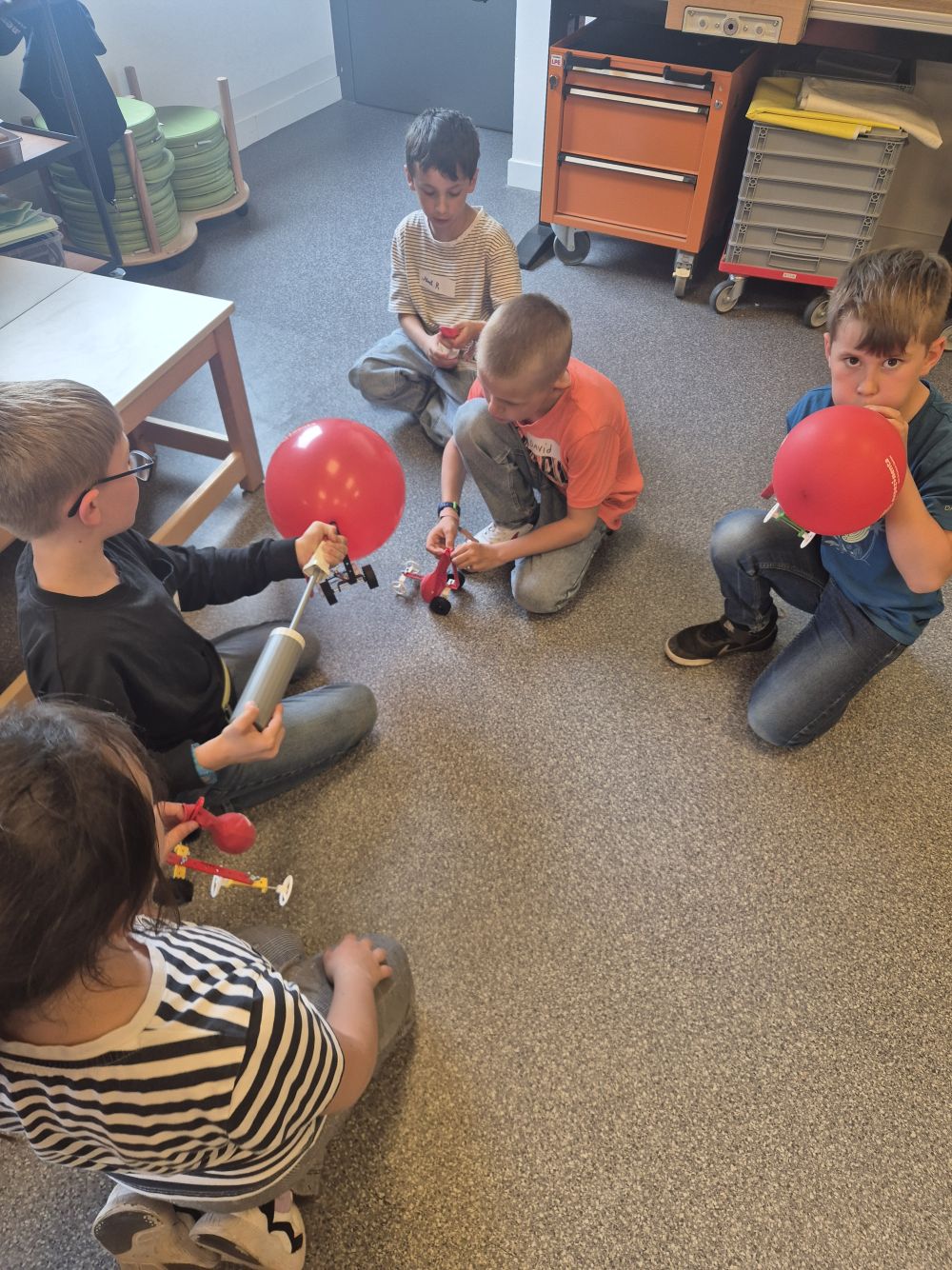 Beim Laborkurs zum Thema Luft