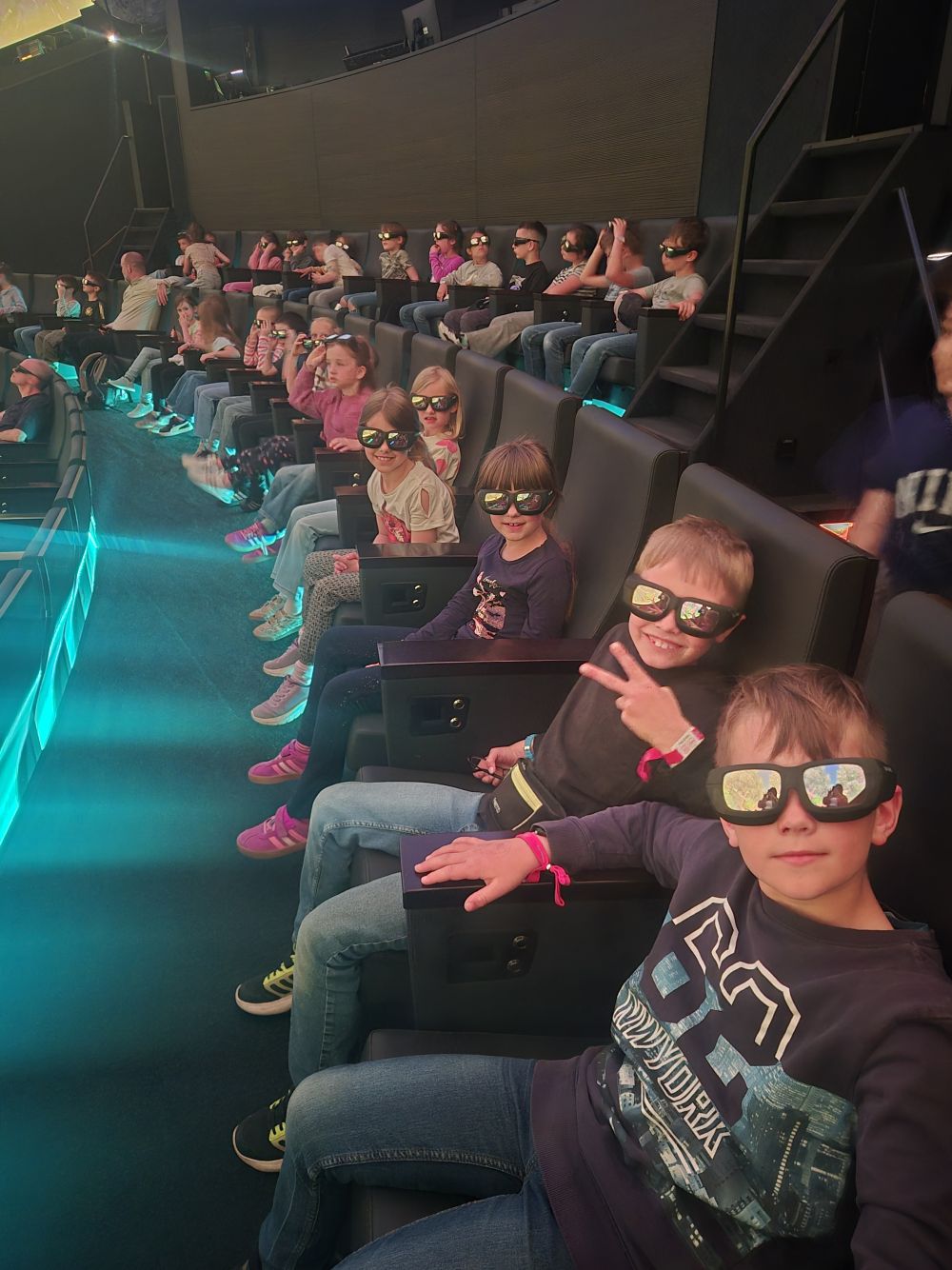 Kinder im Science-Dome